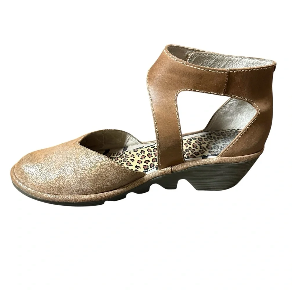 Fly London closed toe